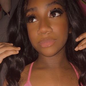 Meet your Posher, Zoe